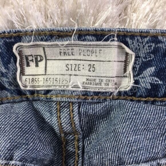 Free People Floral Jean Shorts Distressed Sz 25 - Picture 7 of 8